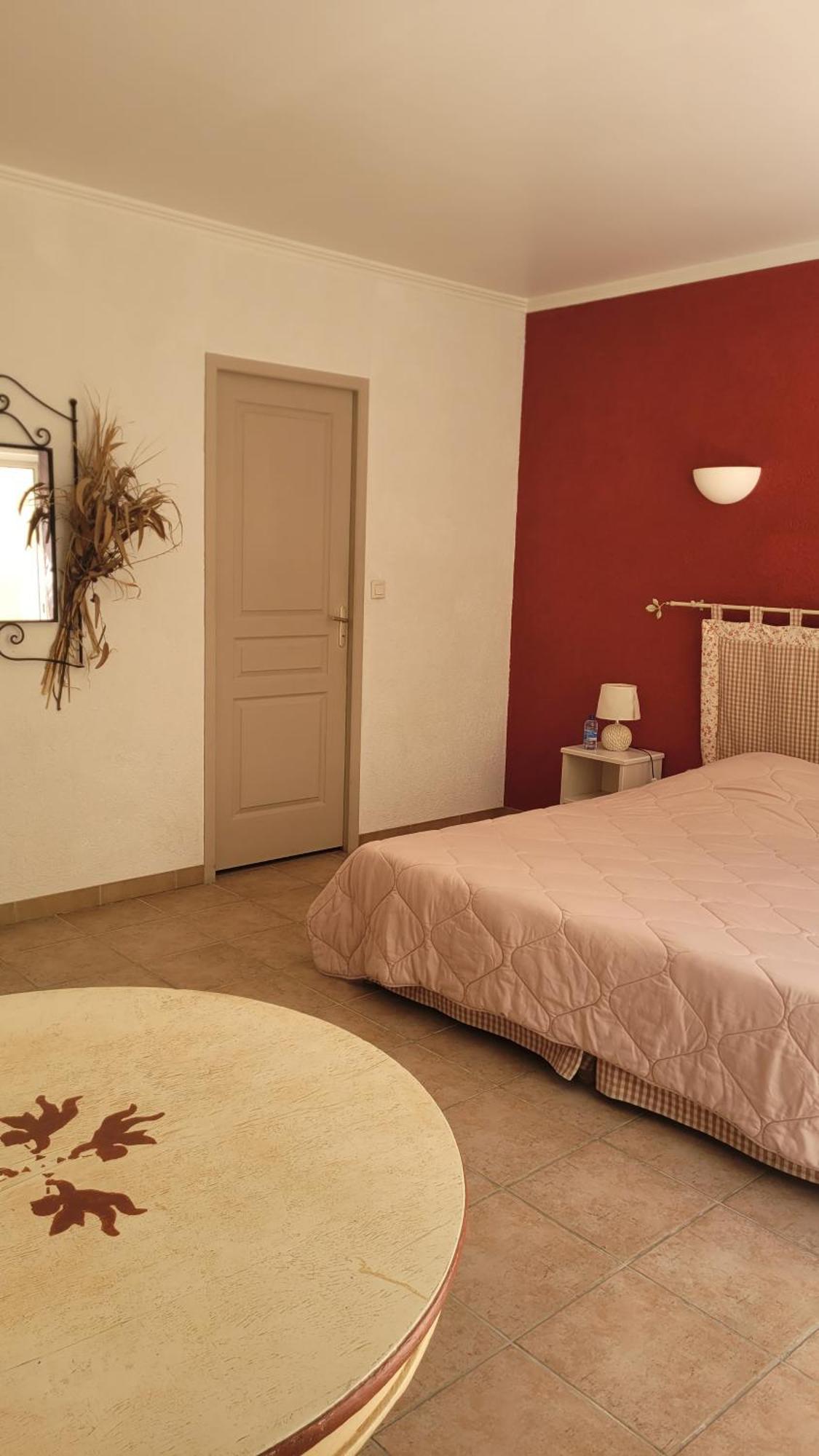Hotel Mas Du Grand Peloux Port-Saint-Louis-du-Rhône Habitación foto