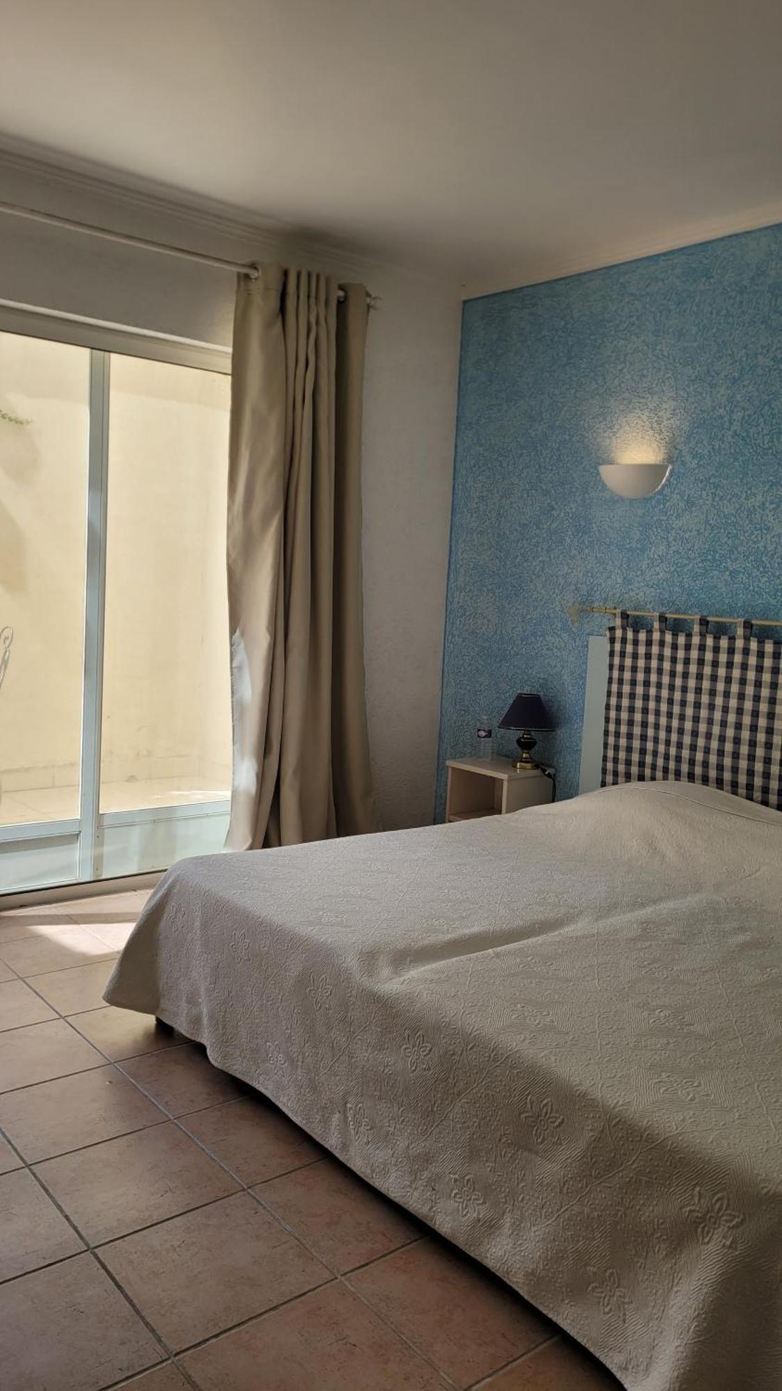 Hotel Mas Du Grand Peloux Port-Saint-Louis-du-Rhône Habitación foto