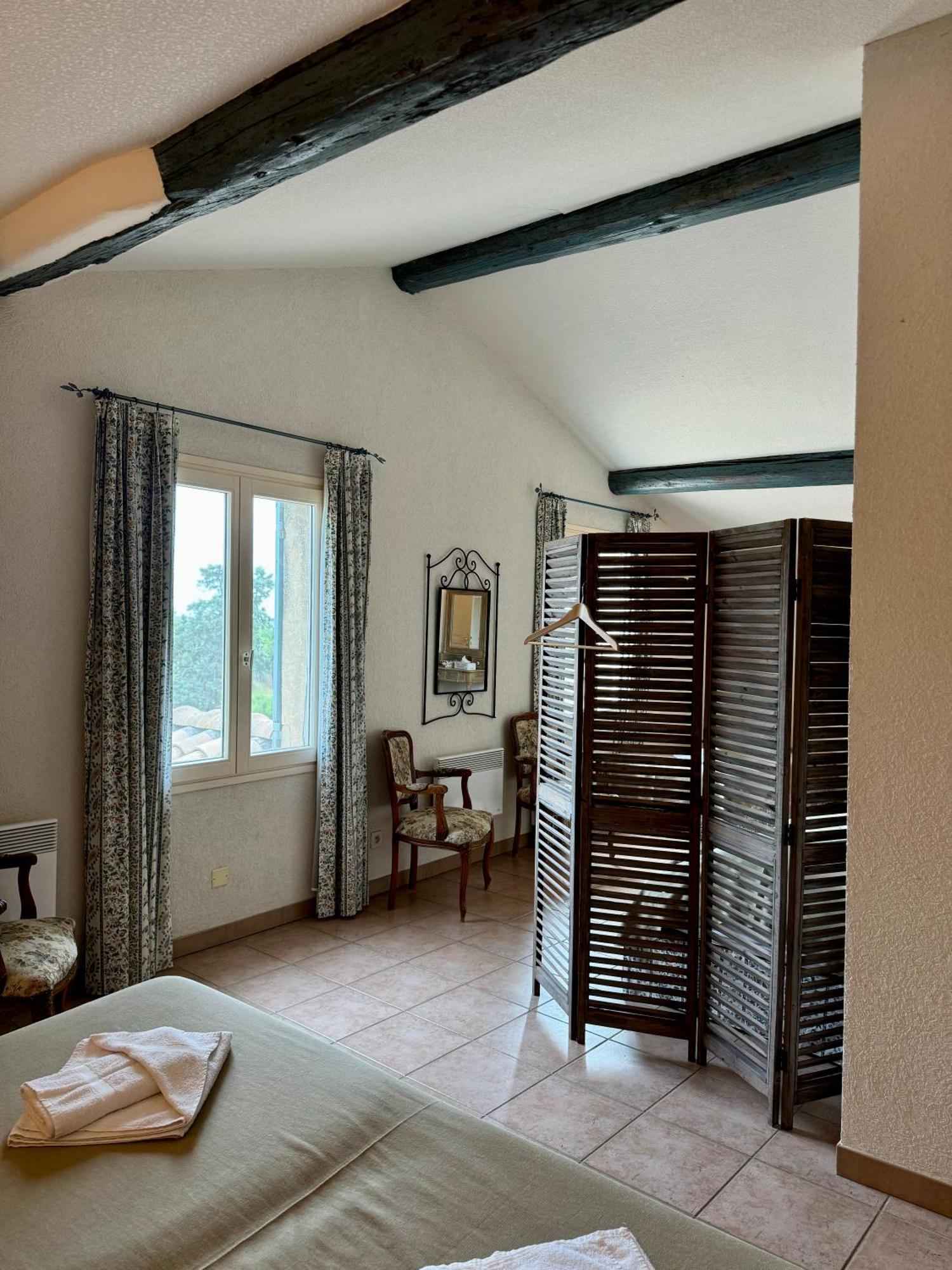 Hotel Mas Du Grand Peloux Port-Saint-Louis-du-Rhône Habitación foto