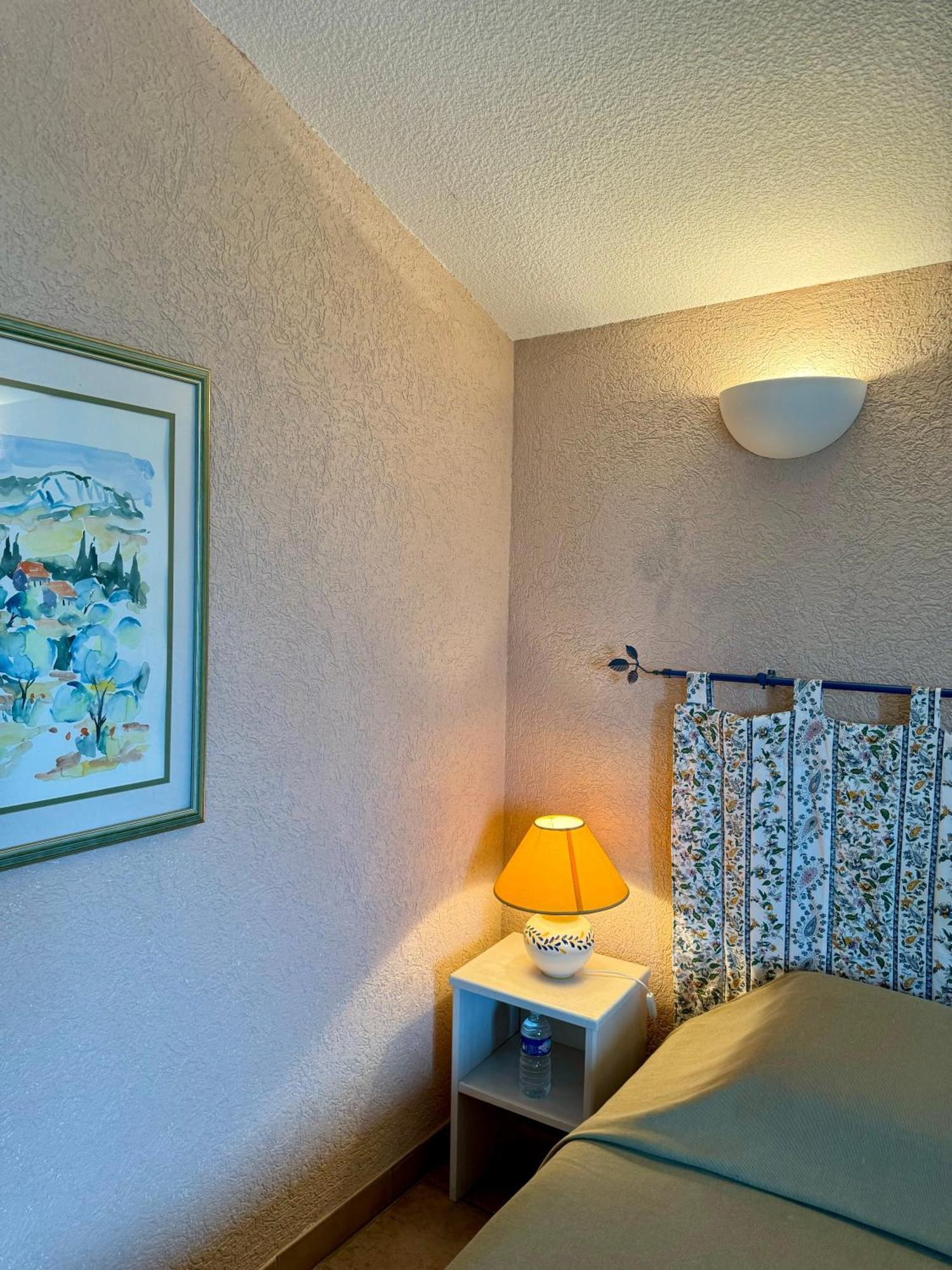 Hotel Mas Du Grand Peloux Port-Saint-Louis-du-Rhône Habitación foto